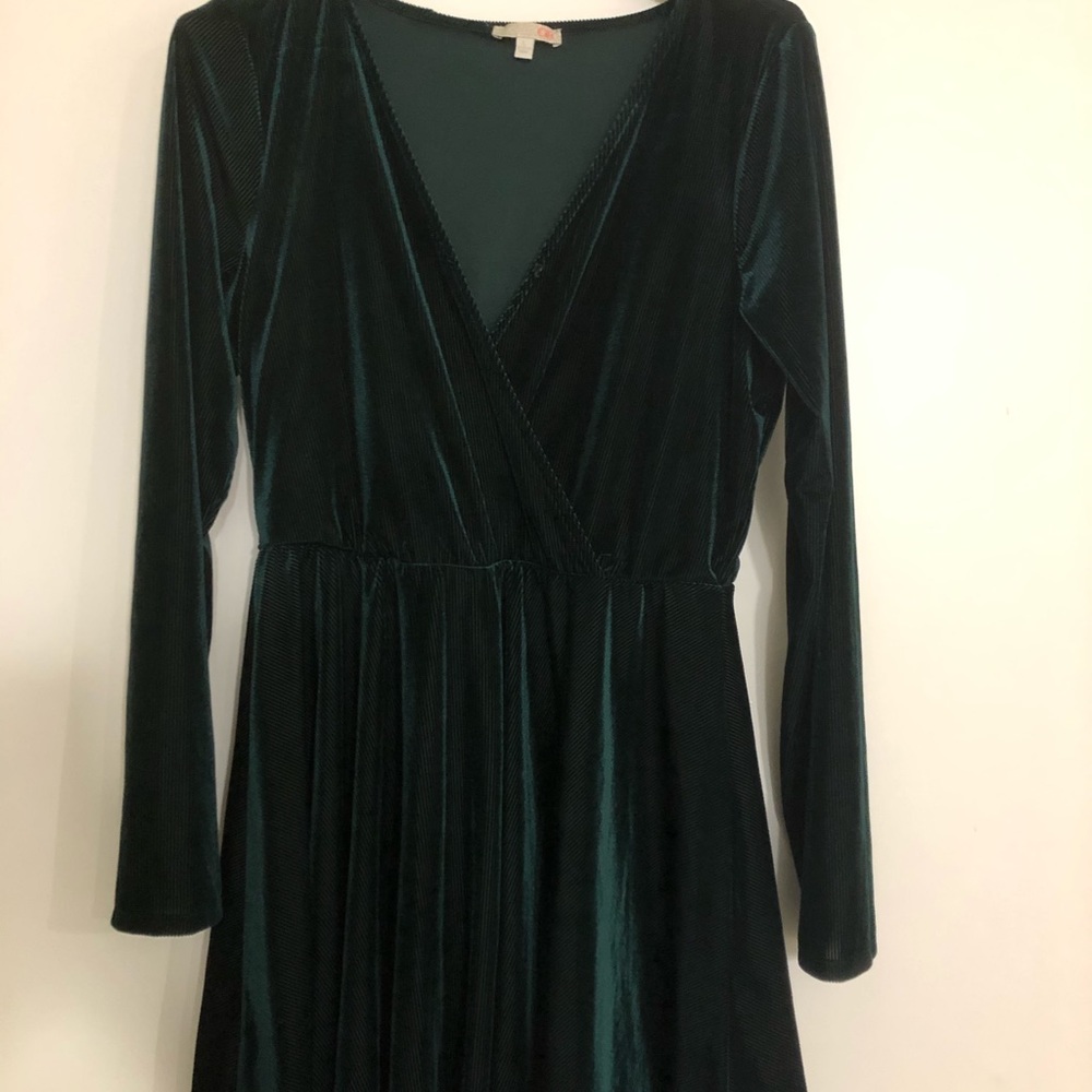 Gianni Bini ribbed velvet party dress